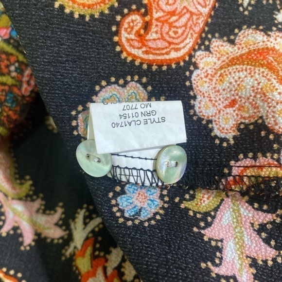 Fig & Flower Paisley Print Top - Picture 5 of 6